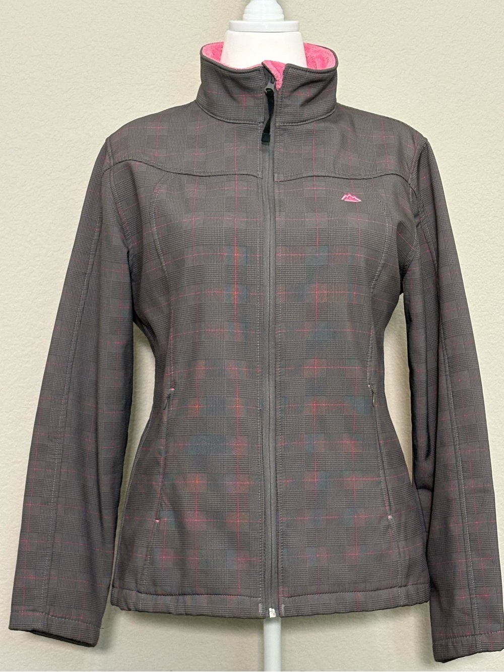 Snozu Outdoor Utility Gray and Pink Plaid Performance Jacket XL